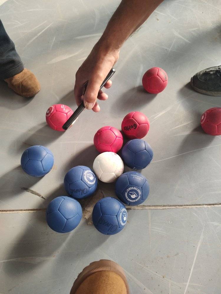 Primer plano de bochas de OliBoccias